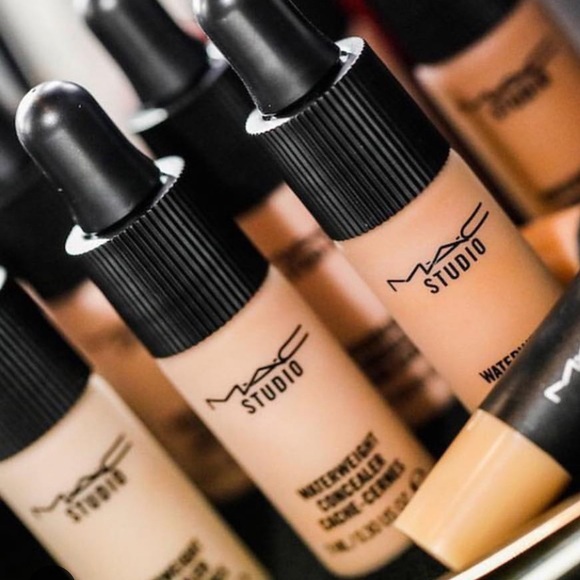 💯✨Mac studio water weight concealers new in box✨ - Picture 4 of 8